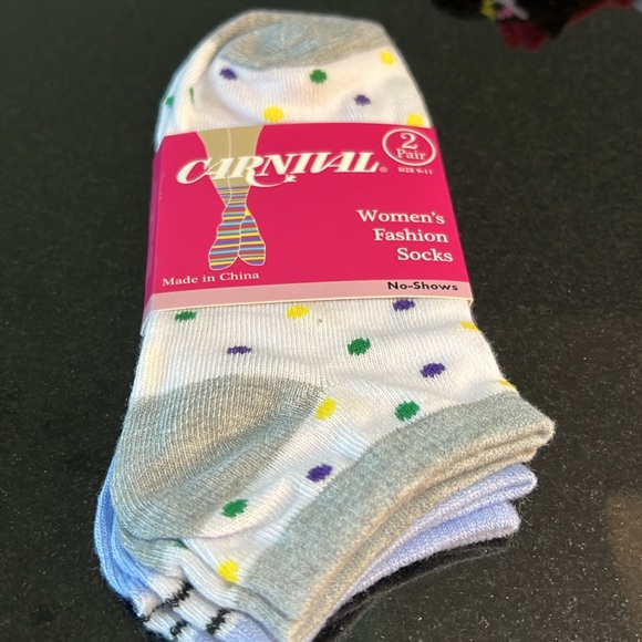 CARNIVAL WOMEN’S NO SHOW FASHION SOCKS. 2 prs to a pack. 3 packs (6 pairs) - Picture 2 of 7